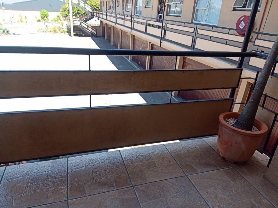 1 Bedroom Property for Sale in Loumar Western Cape